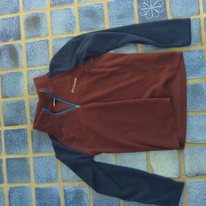 Soft kids Columbia fleece top